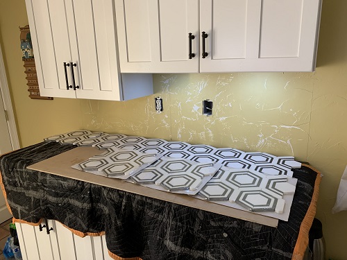 Hexagon tile backsplash main view